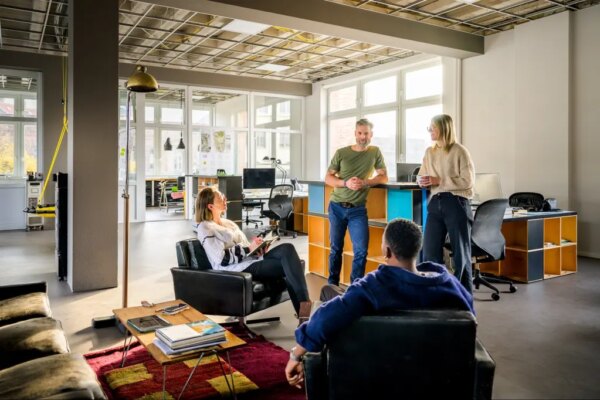 Reflexiones de un Fundador Billonario: Lecciones sobre el Éxito de las Startups desde la Perspectiva de un Emprendedor No Convencional