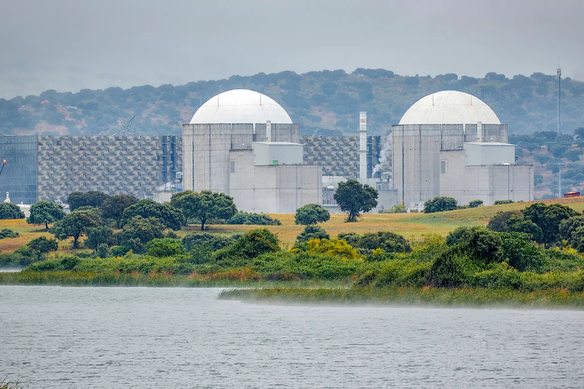 La extensión de la operación de la central nuclear de Almaraz recibe la aprobación del Consejo de Seguridad Nuclear hasta 2030