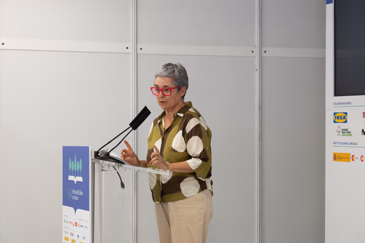 La comunidad cultural respalda a Eva Orúe tras su salida de la Feria del Libro de Madrid