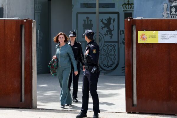 El PSOE solicita la imputación de Cospedal tras la instrucción judicial sobre sus conversaciones con el comisario Villarejo