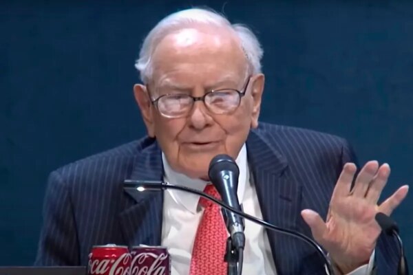 Buffett anunciará la venta total de sus acciones en Berkshire para 2034, destinando los fondos a fundaciones benéficas