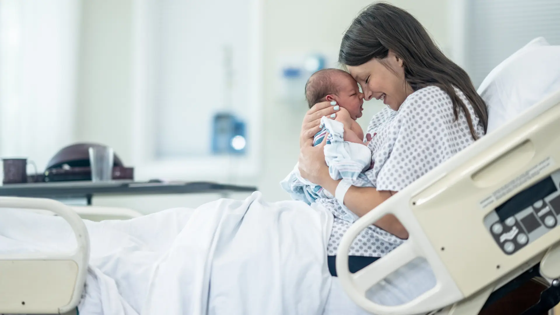 Las cotizaciones por maternidad contribuyen a tu jubilación, incluso si no aparecen en tu historial laboral