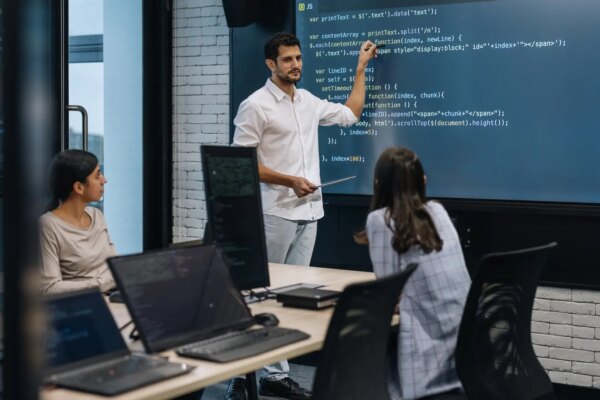 Andalucía impulsa la formación en inteligencia artificial con 855 becas gratuitas disponibles