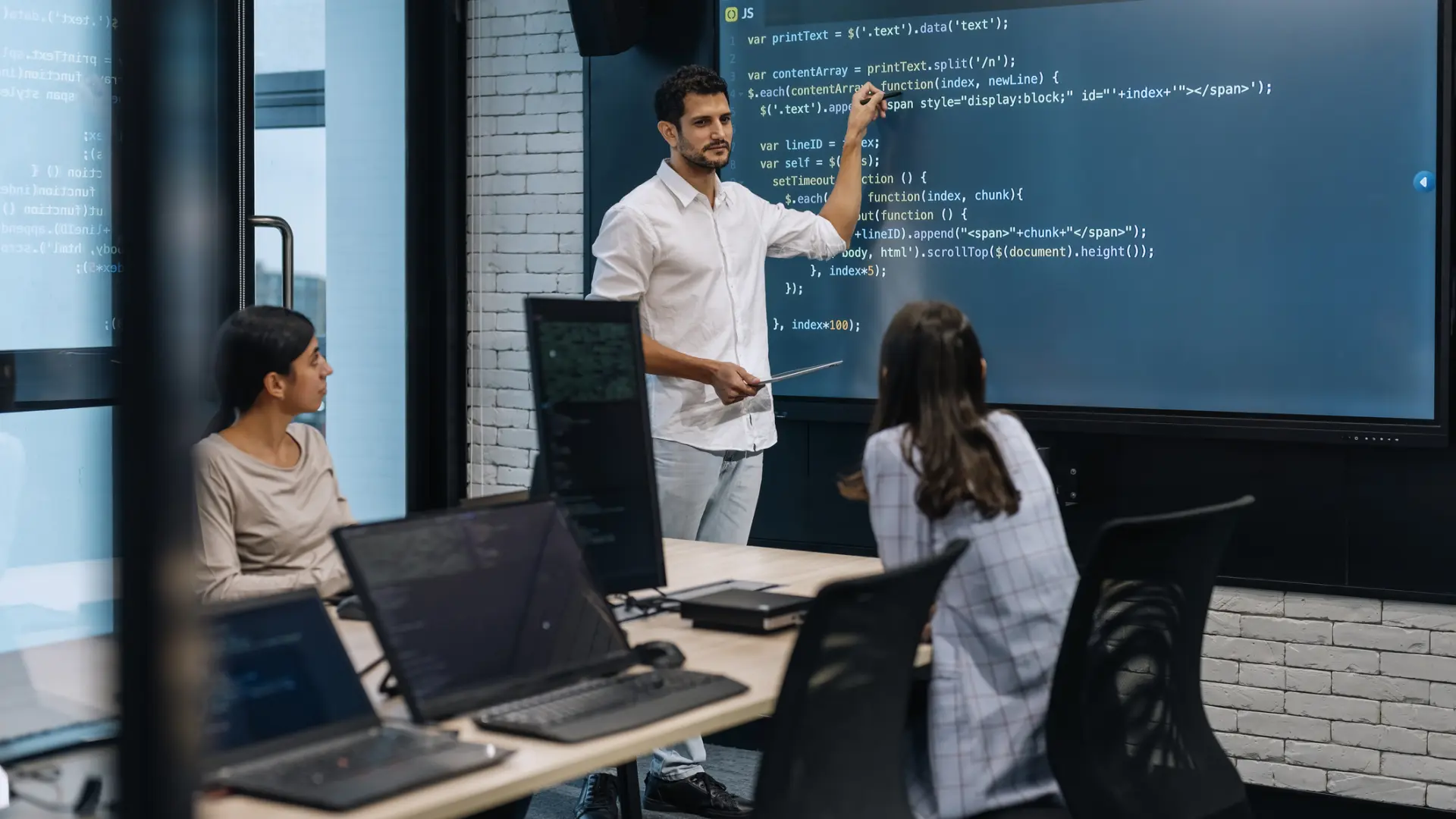 Andalucía impulsa la formación en inteligencia artificial con 855 becas gratuitas disponibles