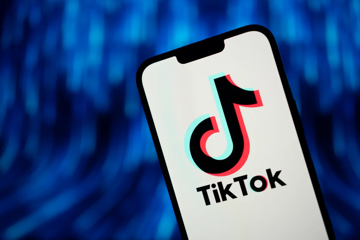 Los empleados federales recuperan la autorización para descargar TikTok en sus teléfonos de trabajo.