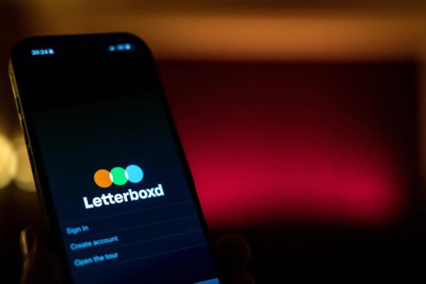 Netflix, Sony y Paramount buscan adquirir Letterboxd: la red social predilecta de los amantes del cine en el mercado.