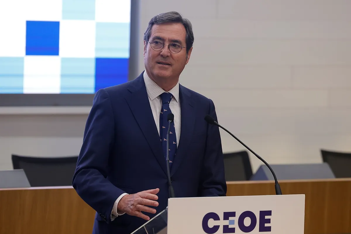 CEOE propone identificar a expertos en absentismo y aplaude la iniciativa de Feijóo