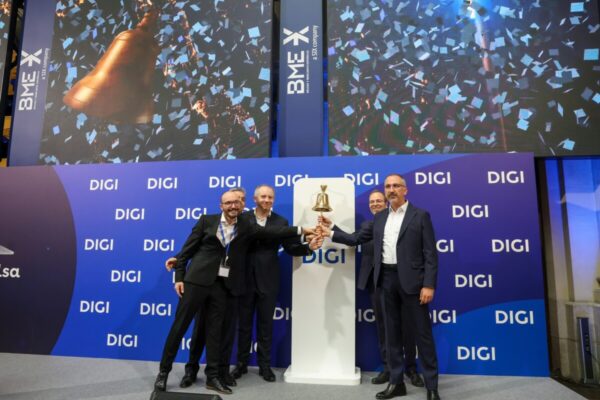 Alcanza un hito histórico en 2025 con más de 100,000 horas de innovación