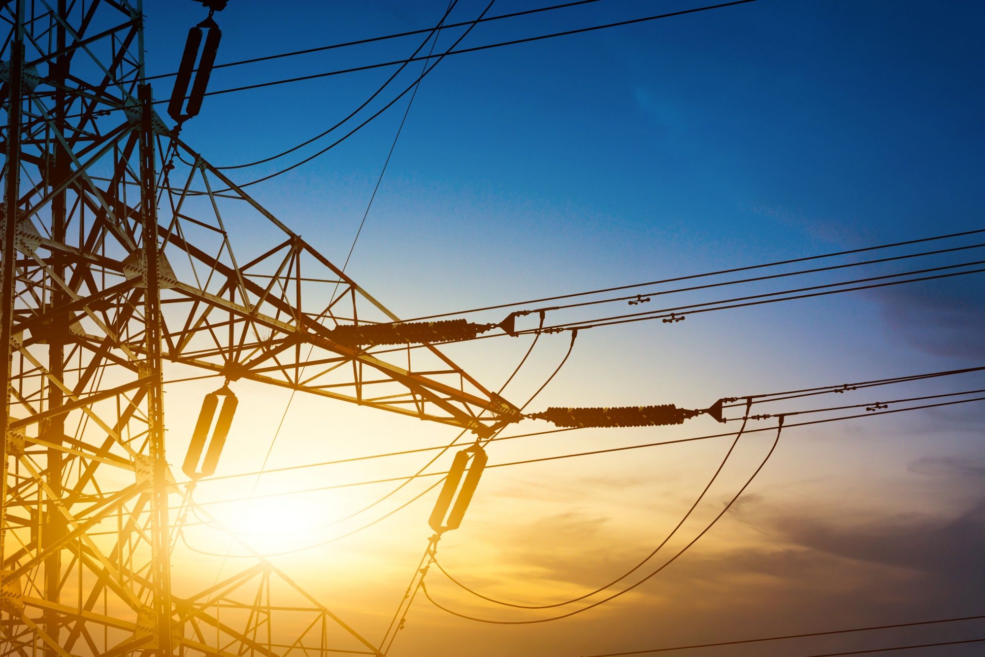 Guía para optimizar tu potencia contratada: comprendiendo la diferencia entre kW y kWh