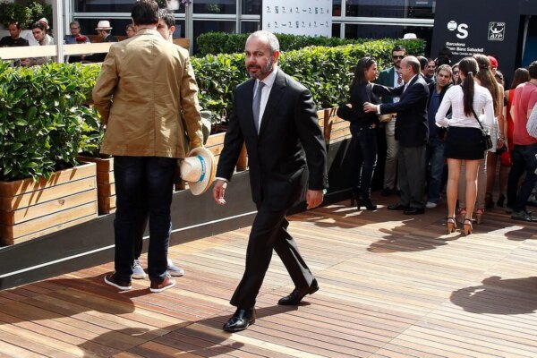 David Martínez reduce significativamente su participación en Banco Sabadell.