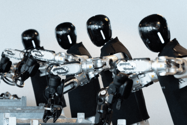 Humanoid obtiene 133 millones de euros y alcanza una valoración de 1.1 mil millones para impulsar la robótica industrial y la inteligencia artificial física.