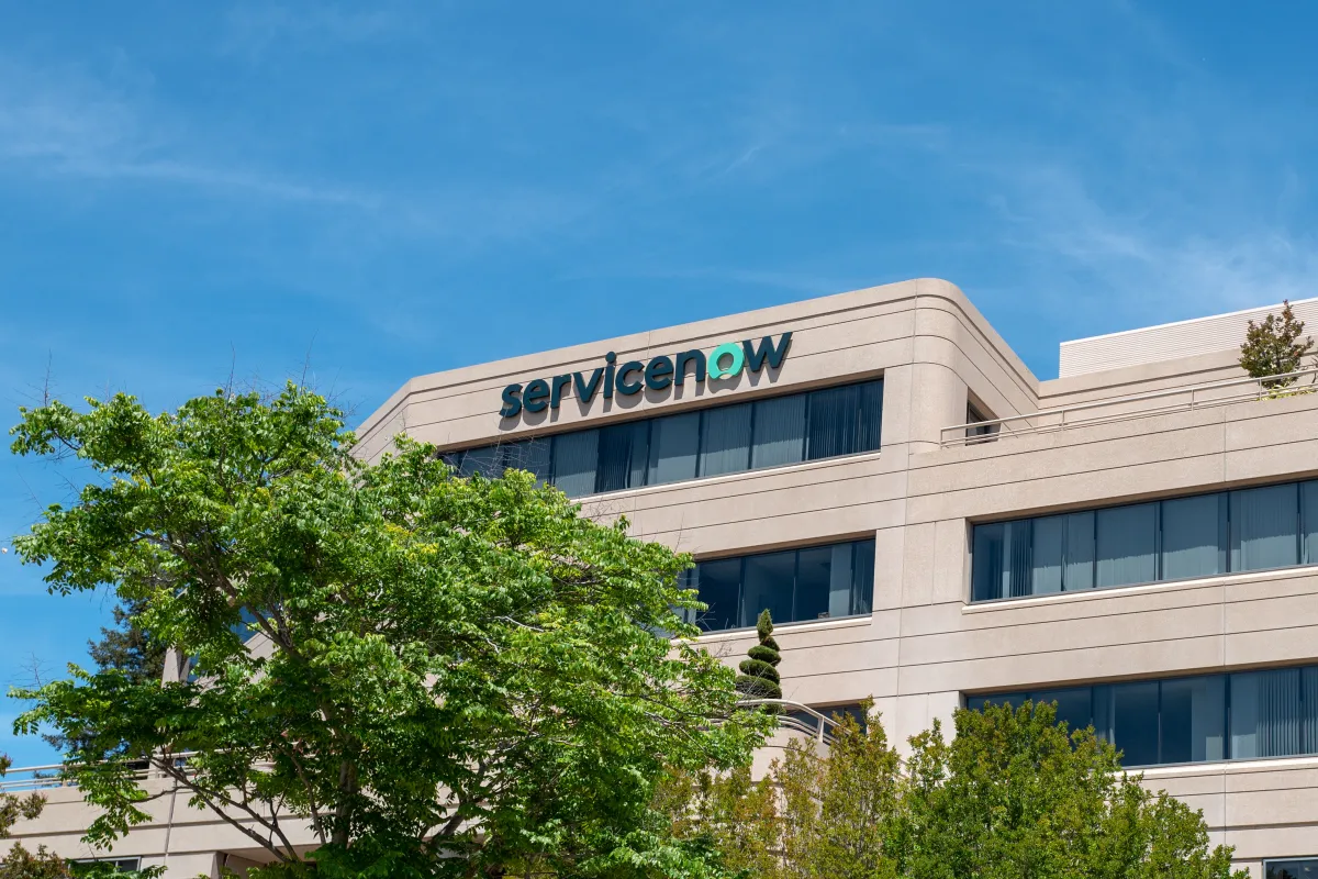 ServiceNow invierte 40 millones de dólares en un experto en software bancario indio para fortalecer su presencia en el sector financiero