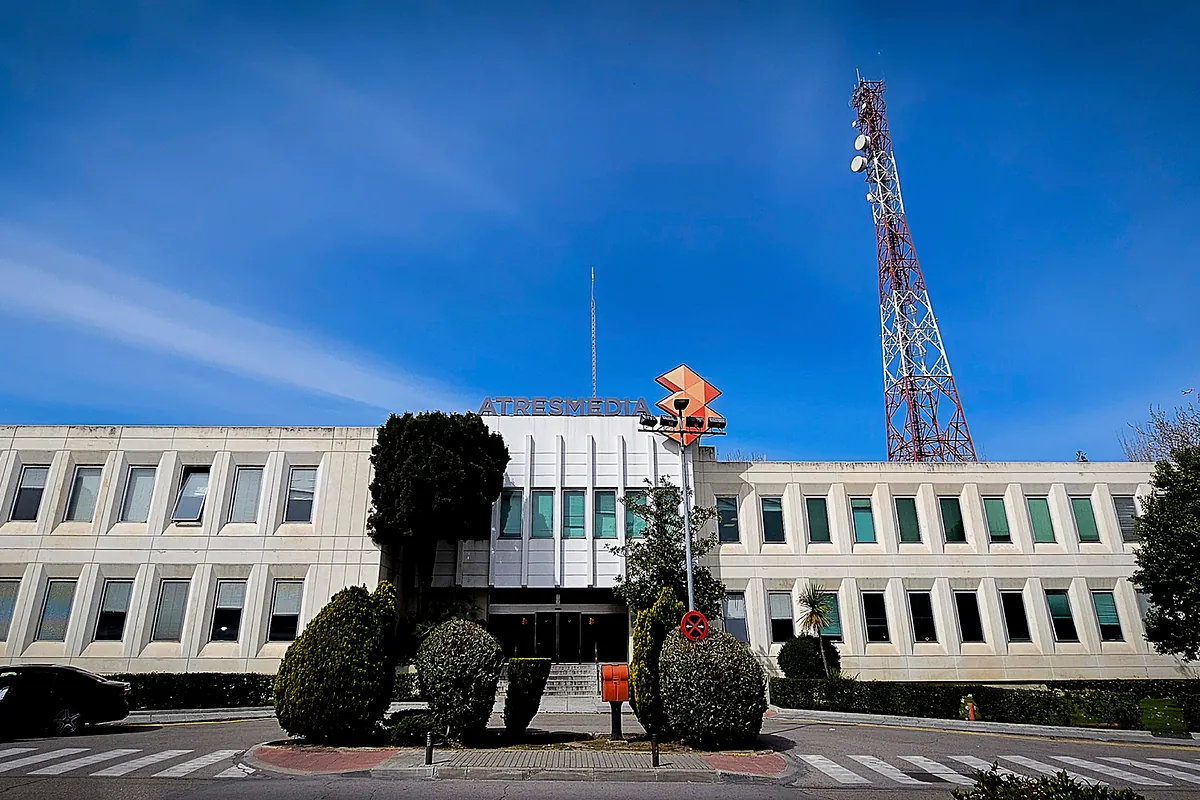 Atresmedia reporta un crecimiento del 2,6% en ingresos hasta junio, pero su beneficio desciende un 11,6% por falta de ingresos extraordinarios.