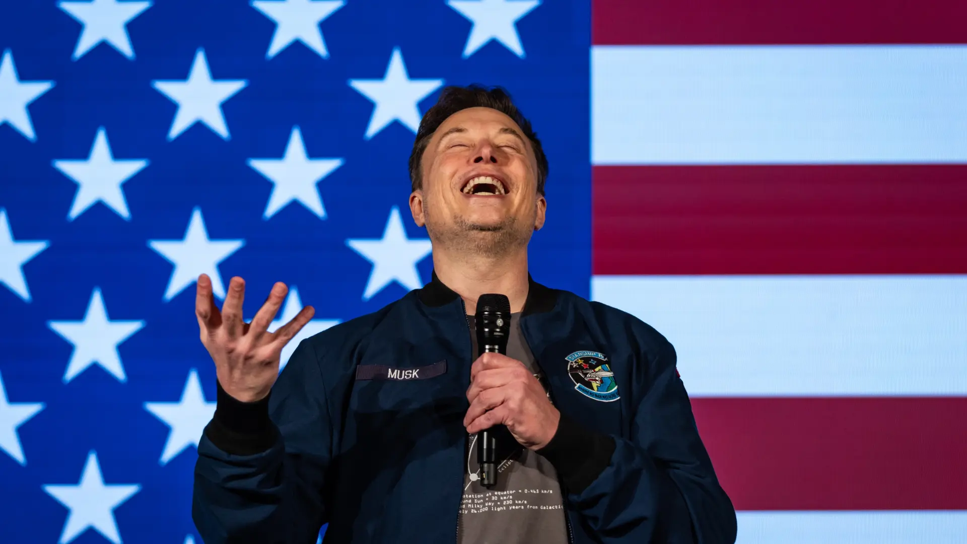 Elon Musk defiende el riesgo de la IA avanzada por su potencial en la creación de abundancia global