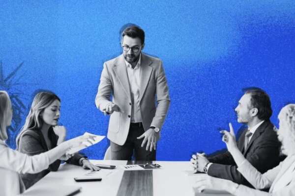 Cuatro Estrategias Clave para que los Líderes Comunican Malas Noticias Efectivamente