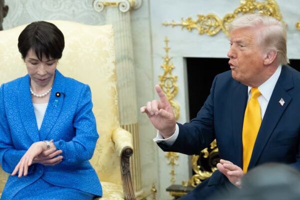 Debate en Japón por las jornadas laborales extremas de la primera ministra Takaichi y su impacto en el descanso
