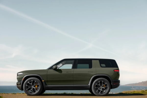 Rivian presenta demanda contra el gobierno de EE. UU. para recuperar tarifas impuestas durante la era Trump
