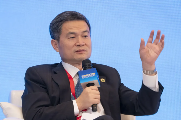 China inicia pesquisa anticorrupción hacia ex alto cargo del regulador de valores