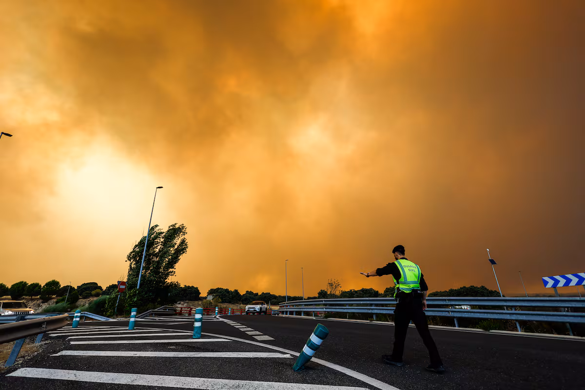 Incendios en Madrid y Ávila consumen 45.000 hectáreas y provocan evacuaciones de más de 88.500 ciudadanos.