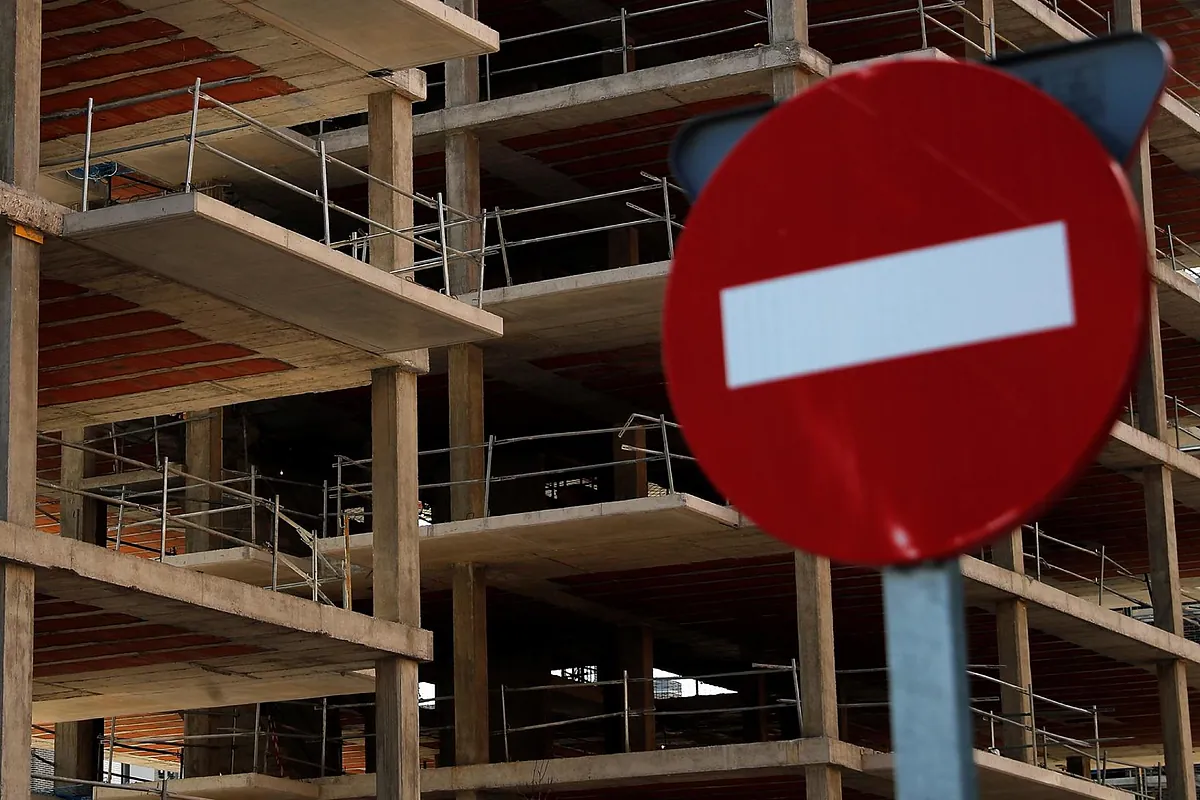 La obligatoriedad de lo que no está prohibido en el entorno empresarial.