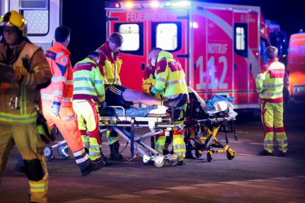 Tragedia en Berlín: furgoneta atropella a multitudes durante celebración del Día del Orgullo LGTBI+, dejando un fallecido y 16 heridos