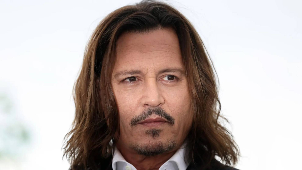 Johnny Depp vuelve a la pantalla con el tráiler de 'Ebenezer'