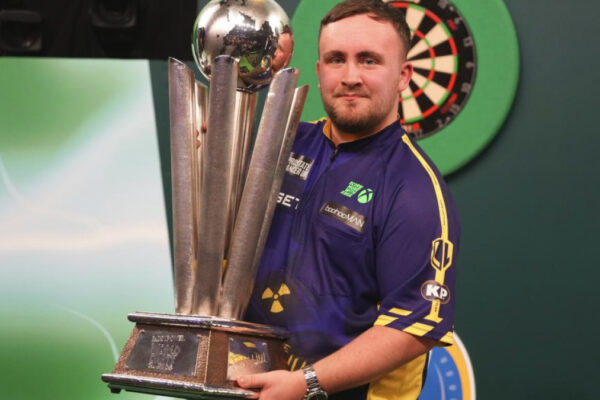 Un premio de 500,000 euros para el ganador contra Luke Littler, el joven talento de los dardos