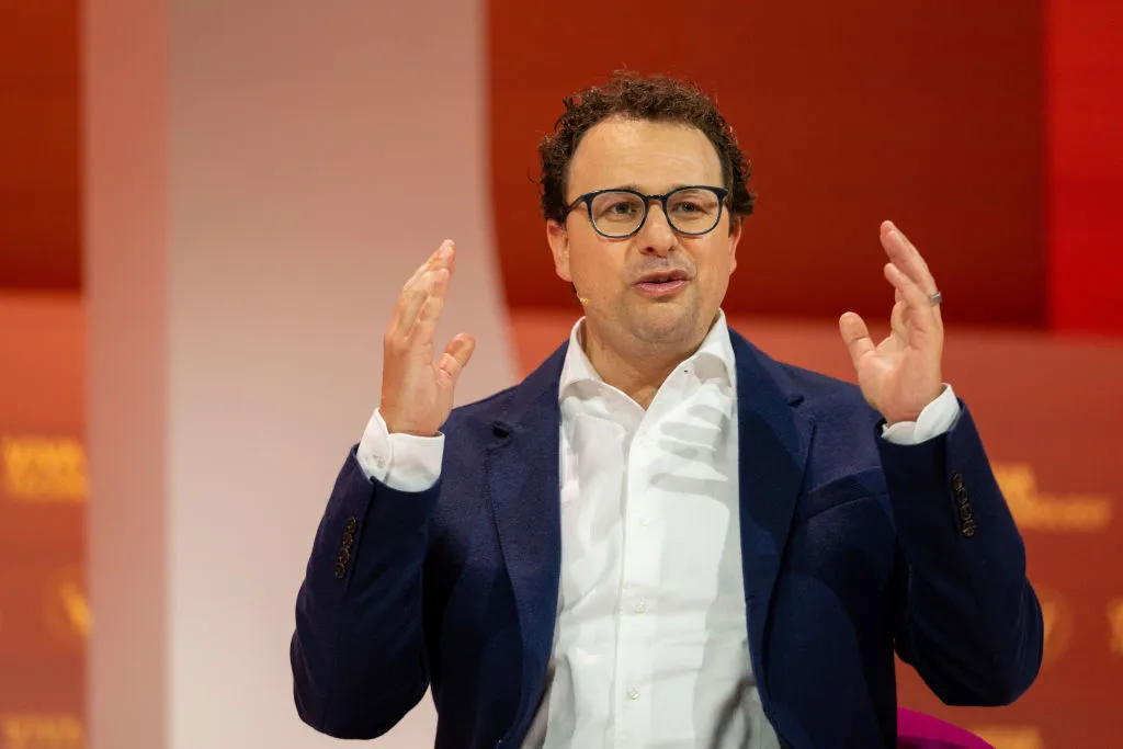 Dario Amodei de Anthropic: a favor de modelos de pesos abiertos, pero preocupado por la IA en China