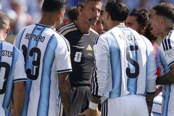Slavko Vincic, árbitro de la final del Mundial, anuncia su retiro profesional