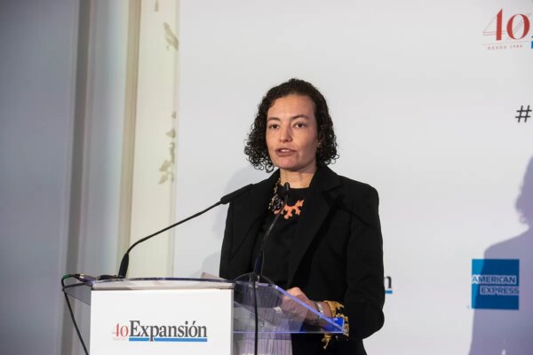 El Gobierno redefine el Frob como autoridad contra el blanqueo y cede a Economía la gestión de su participación en CaixaBank