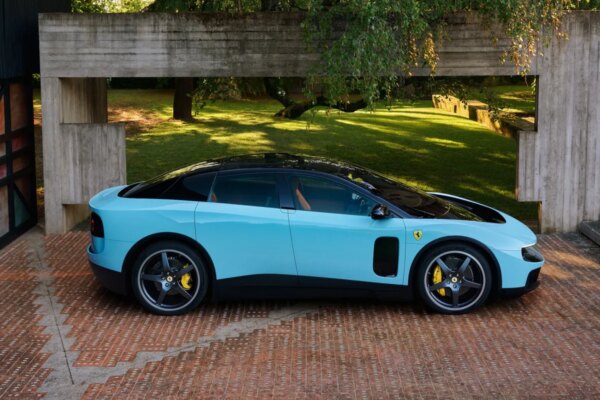 El primer vehículo eléctrico de Ferrari supera expectativas y silencia críticas