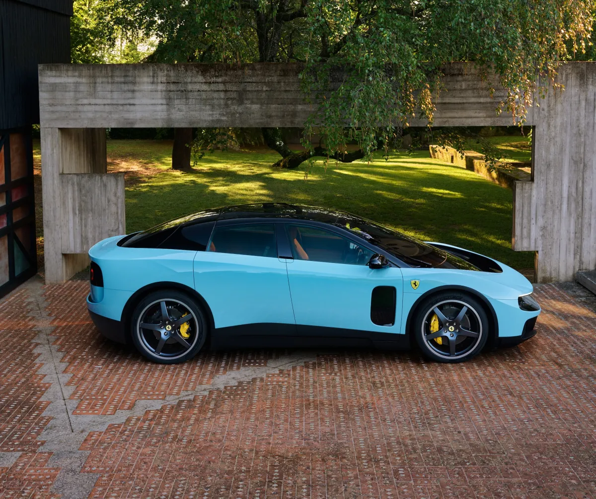 El primer vehículo eléctrico de Ferrari supera expectativas y silencia críticas