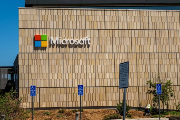 Microsoft destina 130.000 millones de dólares a la expansión de centros de datos para inteligencia artificial