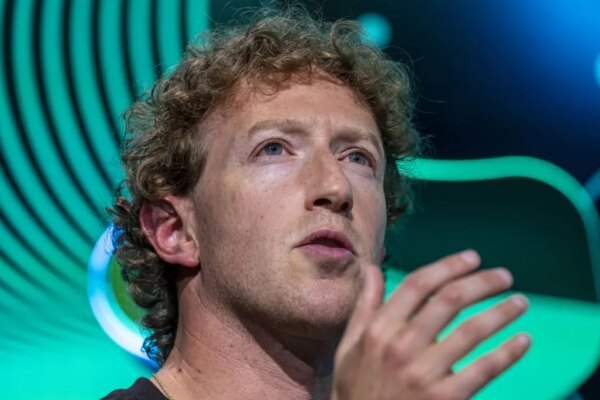 Zuckerberg destaca el potencial de inteligencia artificial empresarial de Meta más allá de los agentes.