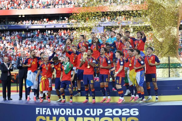 Adidas experimenta una fuerte caída en la Bolsa a pesar del impulso del Mundial de fútbol