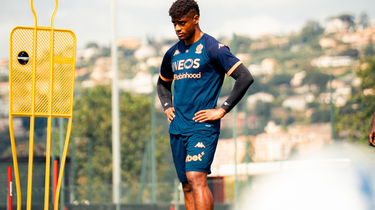 Preston, Cagliari y Venezia compiten por la contratación del delantero estrella de Huesca