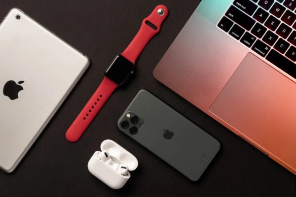 Apple acumula inventario ante posibles restricciones significativas en la cadena de suministro.