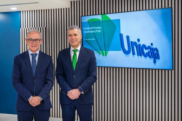 Unicaja confirma la continuidad de su personal a pesar del avance de la inteligencia artificial.