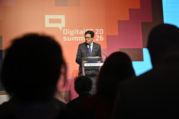 Gobierno presenta programa de 17,9 millones para impulsar la expansión de 5G en áreas rurales.
