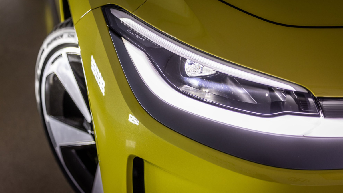 Volkswagen lanza su vehículo eléctrico disponible por menos de 18,000 euros