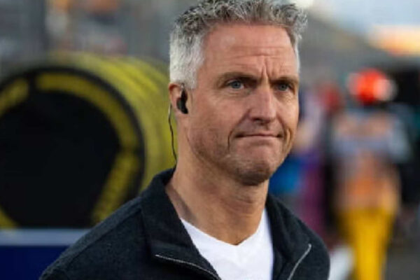 Ralf Schumacher solicita una sanción contundente para Carlos Sainz tras el receso estival.