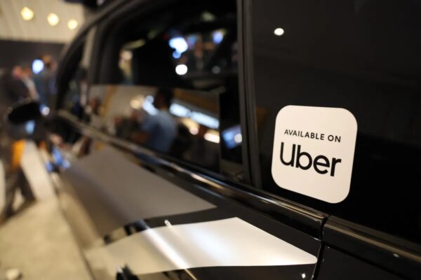 Uber está construyendo un imperio de vehículos autónomos: descubre las empresas que lo hacen posible.