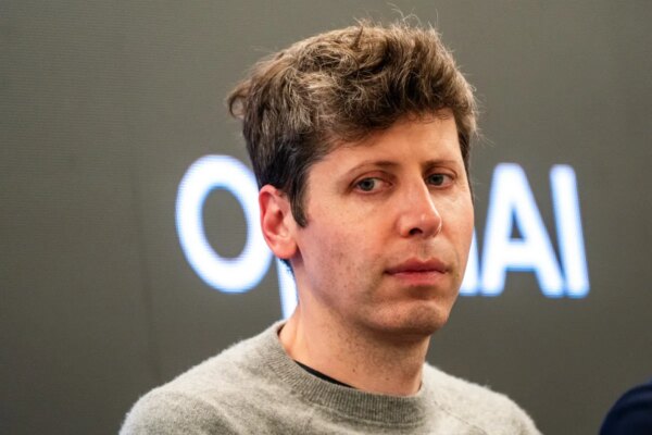 Sam Altman defiende el uso de ChatGPT para la educación y crianza de los hijos.