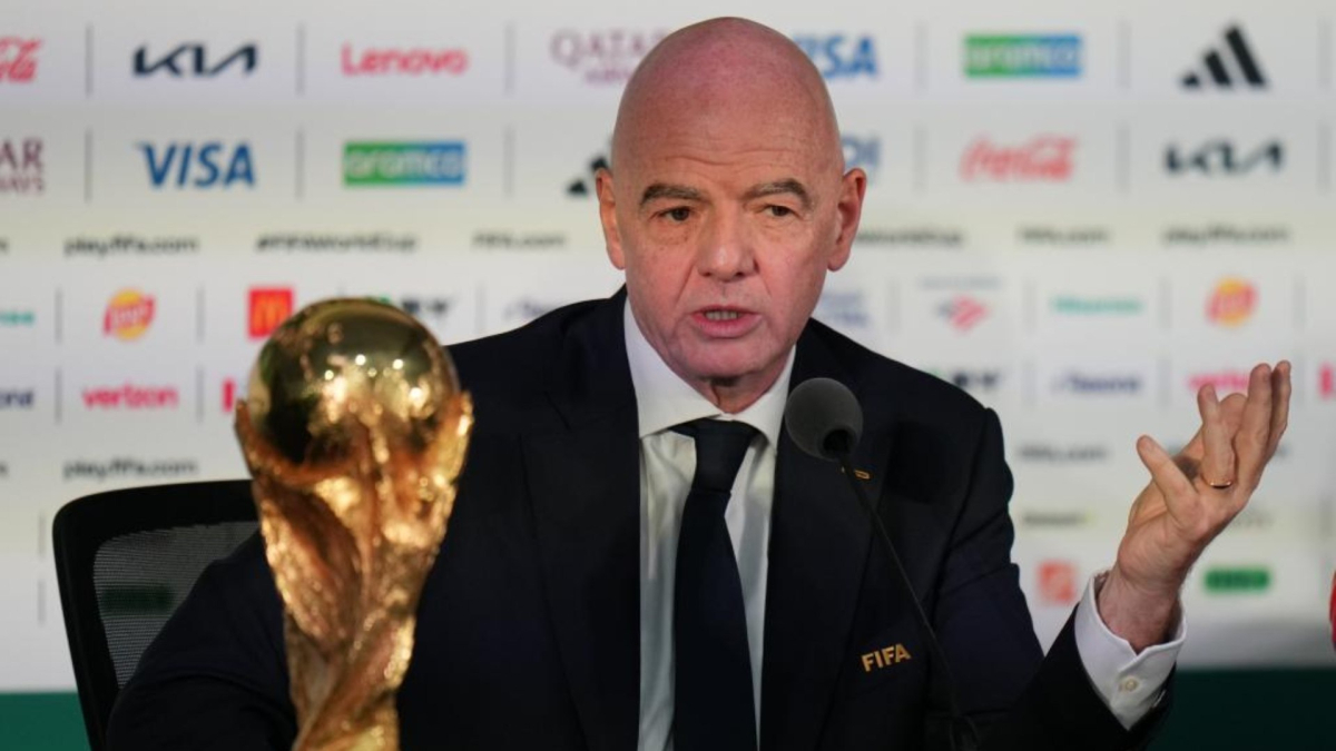 Infantino se pronuncia sobre los retos actuales del fútbol global