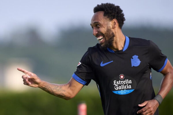 Aubameyang hace su debut en el Deportivo en un emocionante encuentro