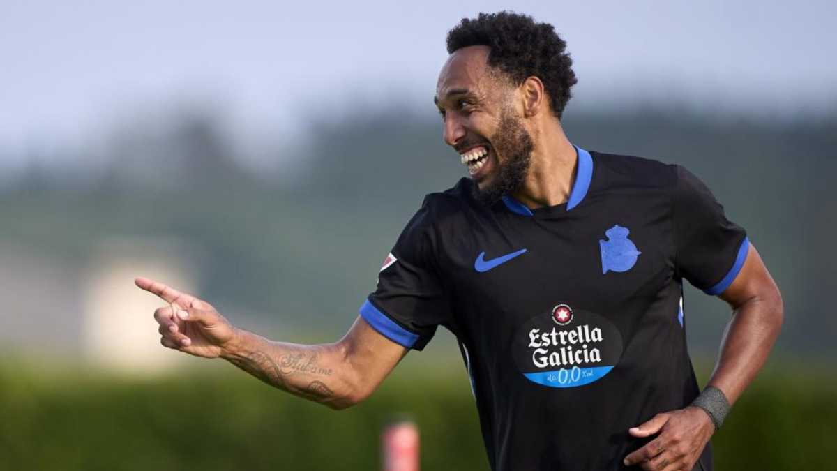Aubameyang hace su debut en el Deportivo en un emocionante encuentro