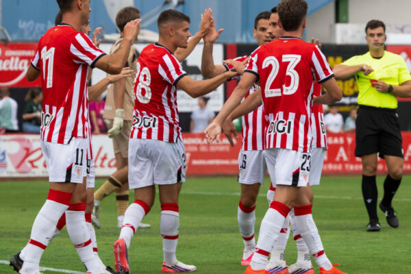 Athletic Club se impone con contundencia ante Racing en un partido decisivo