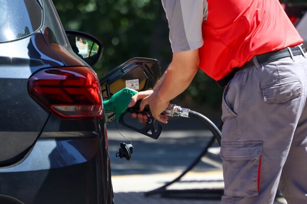El precio de la gasolina alcanza máximos de marzo tras la reducción de beneficios fiscales por conflicto en Irán