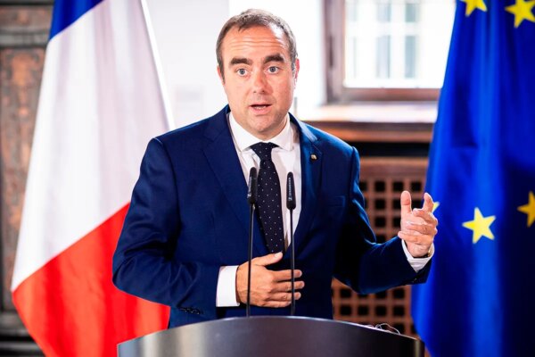 Francia impondrá supervisión a inversiones fuera de Europa que superen el 10% en sectores estratégicos