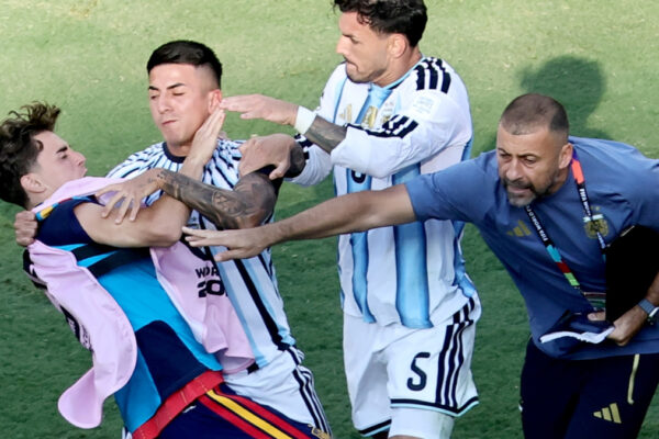 La FIFA implementa severas medidas disciplinarias por los incidentes en la final del Mundial.